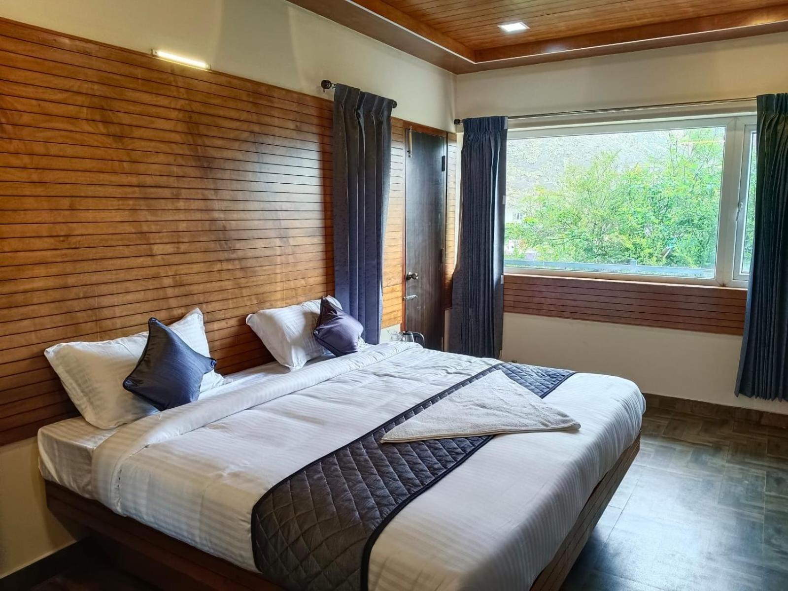Misty Valley Inn โกไดกานัล ภายนอก รูปภาพ
