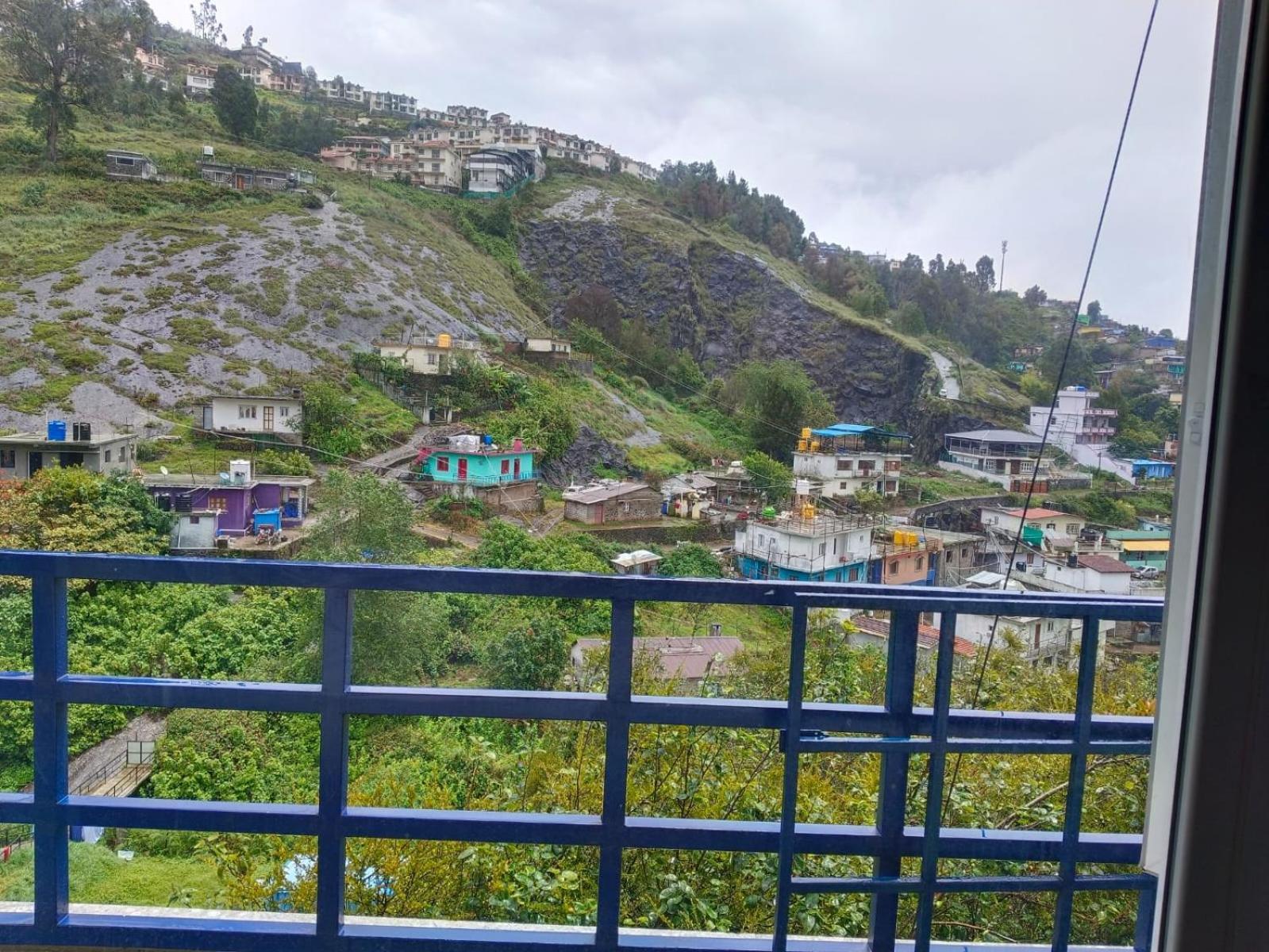 Misty Valley Inn โกไดกานัล ภายนอก รูปภาพ